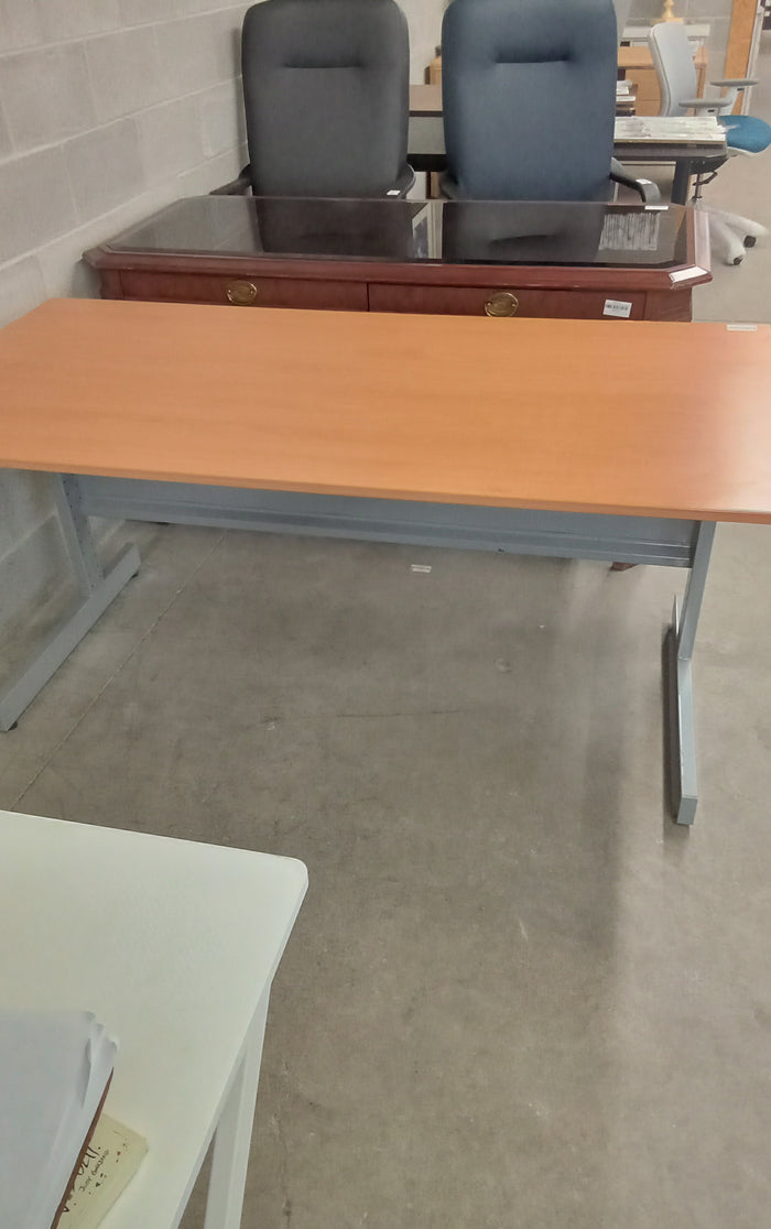 63"W Office Desk