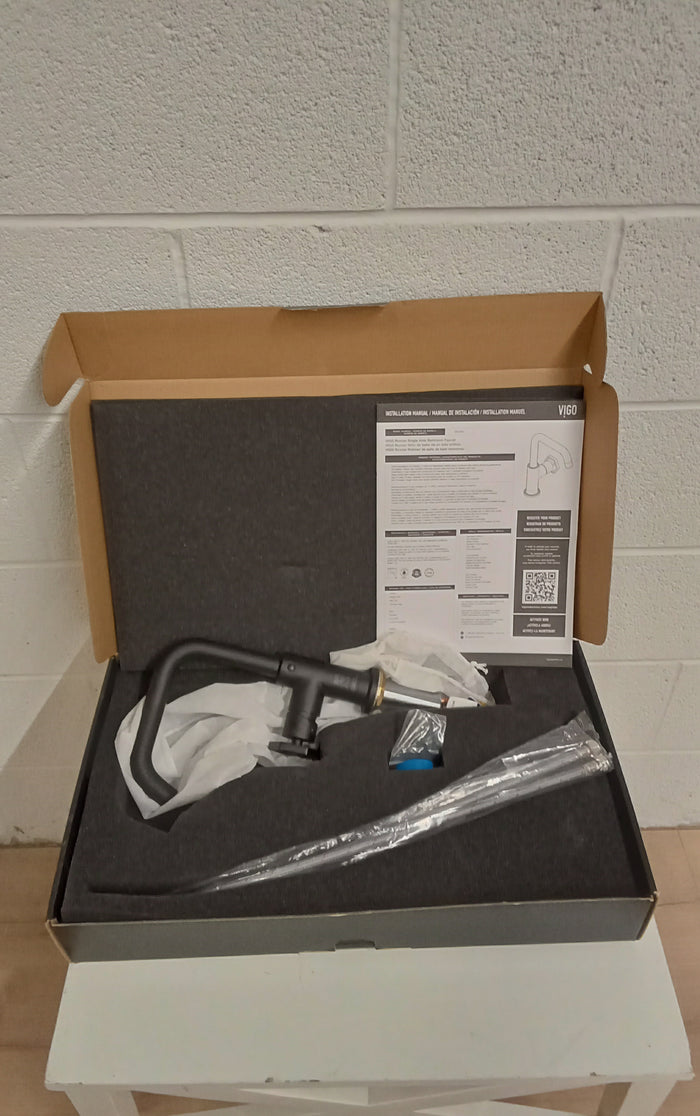 Ruxton Pinnacle Bathroom Faucet in Matte Black