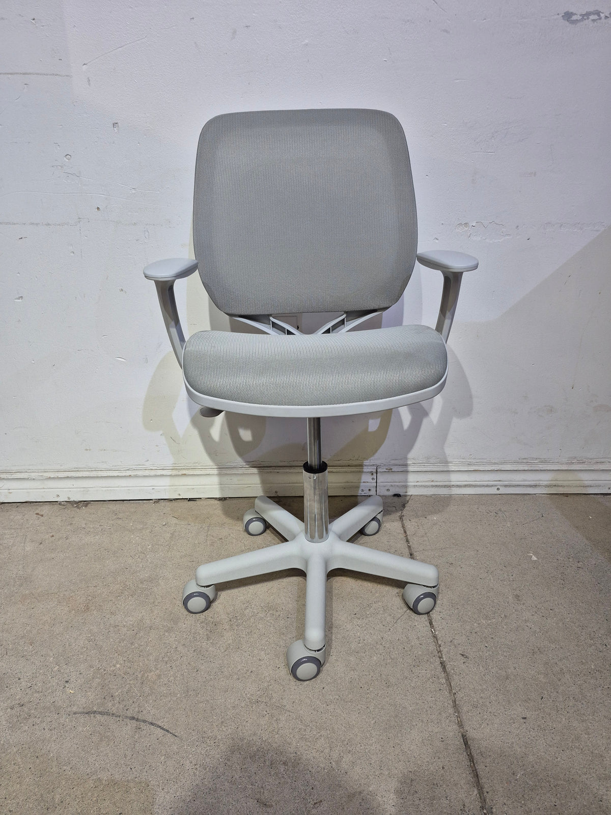 Vinsetto Office Chair -  Mesh Back -  Swivel Castors -