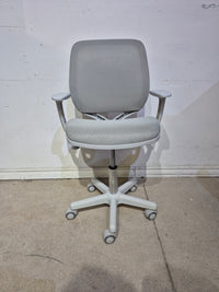 Vinsetto Office Chair -  Mesh Back -  Swivel Castors -