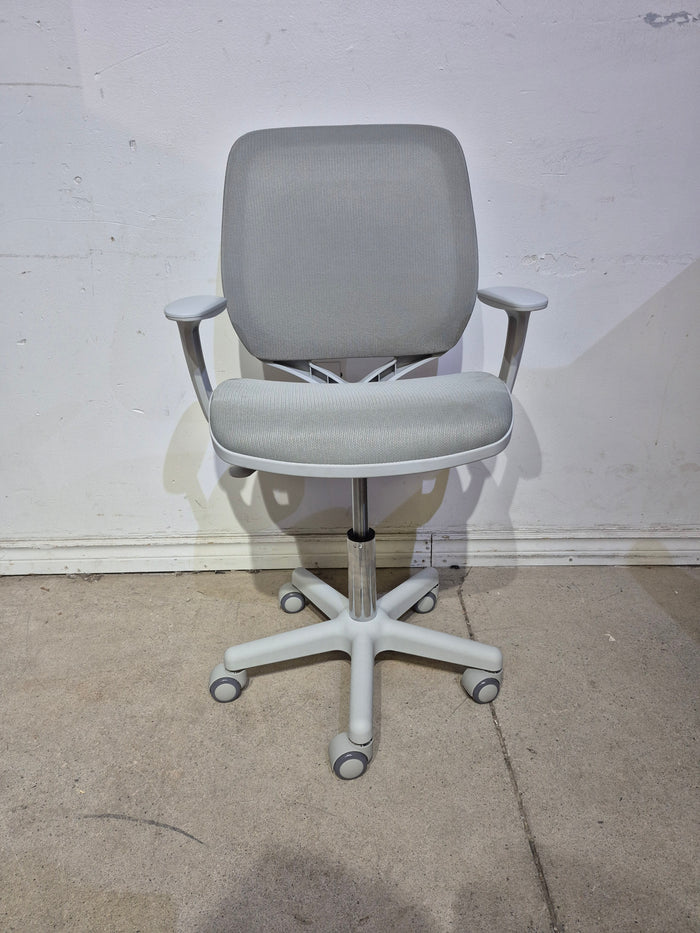 Vinsetto Office Chair -  Mesh Back -  Swivel Castors -