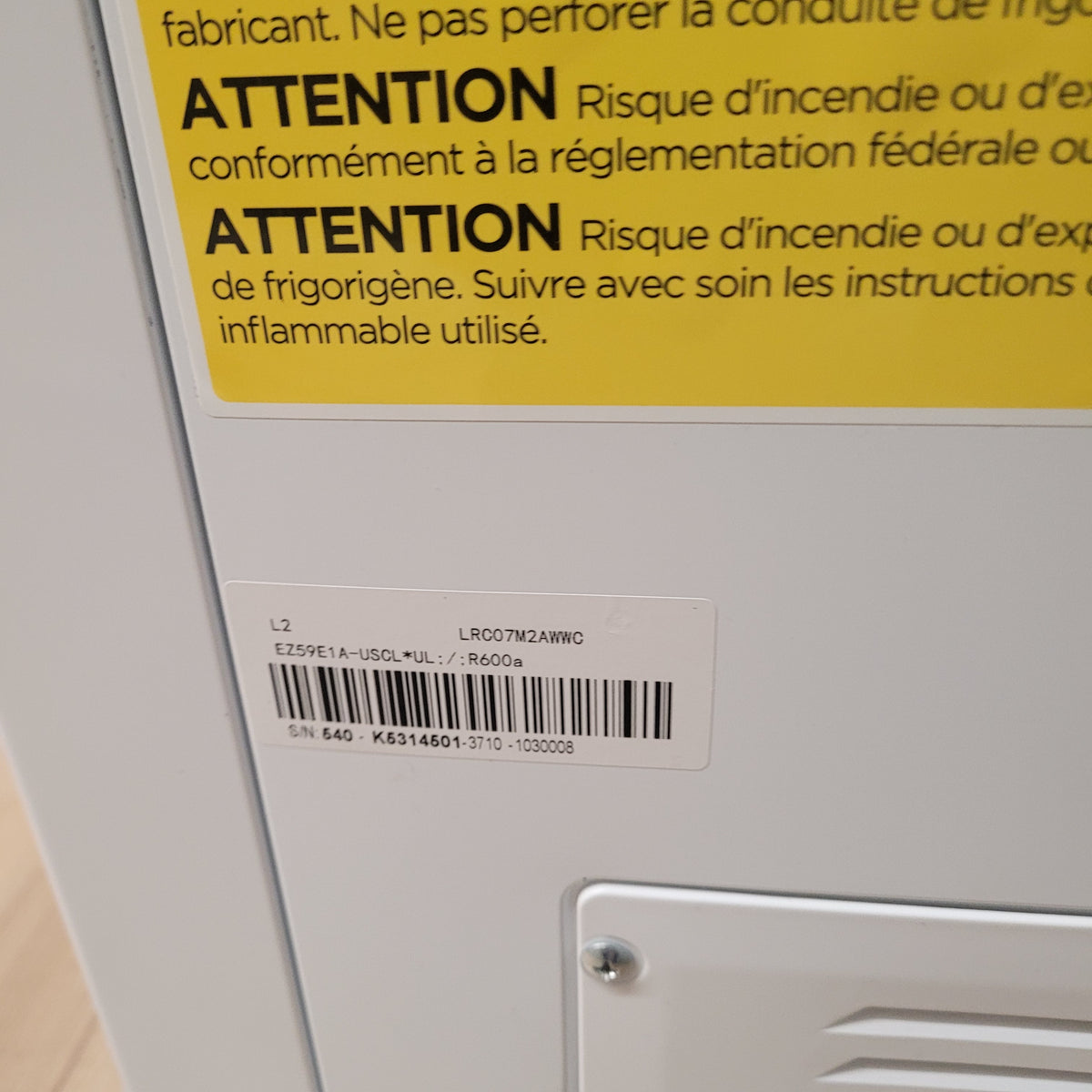 32"W White Chest Freezer - 7Cu Ft Capacity