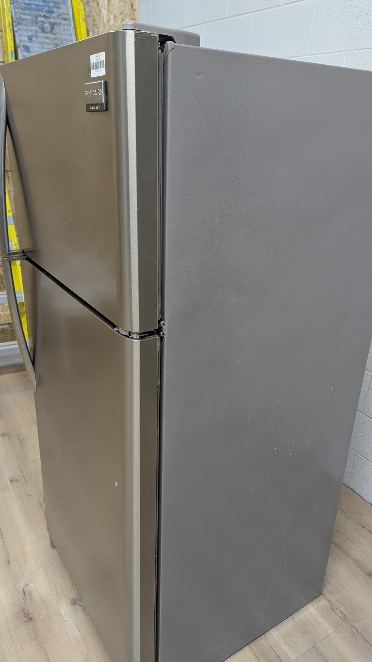 30"W Frigidaire Fridge