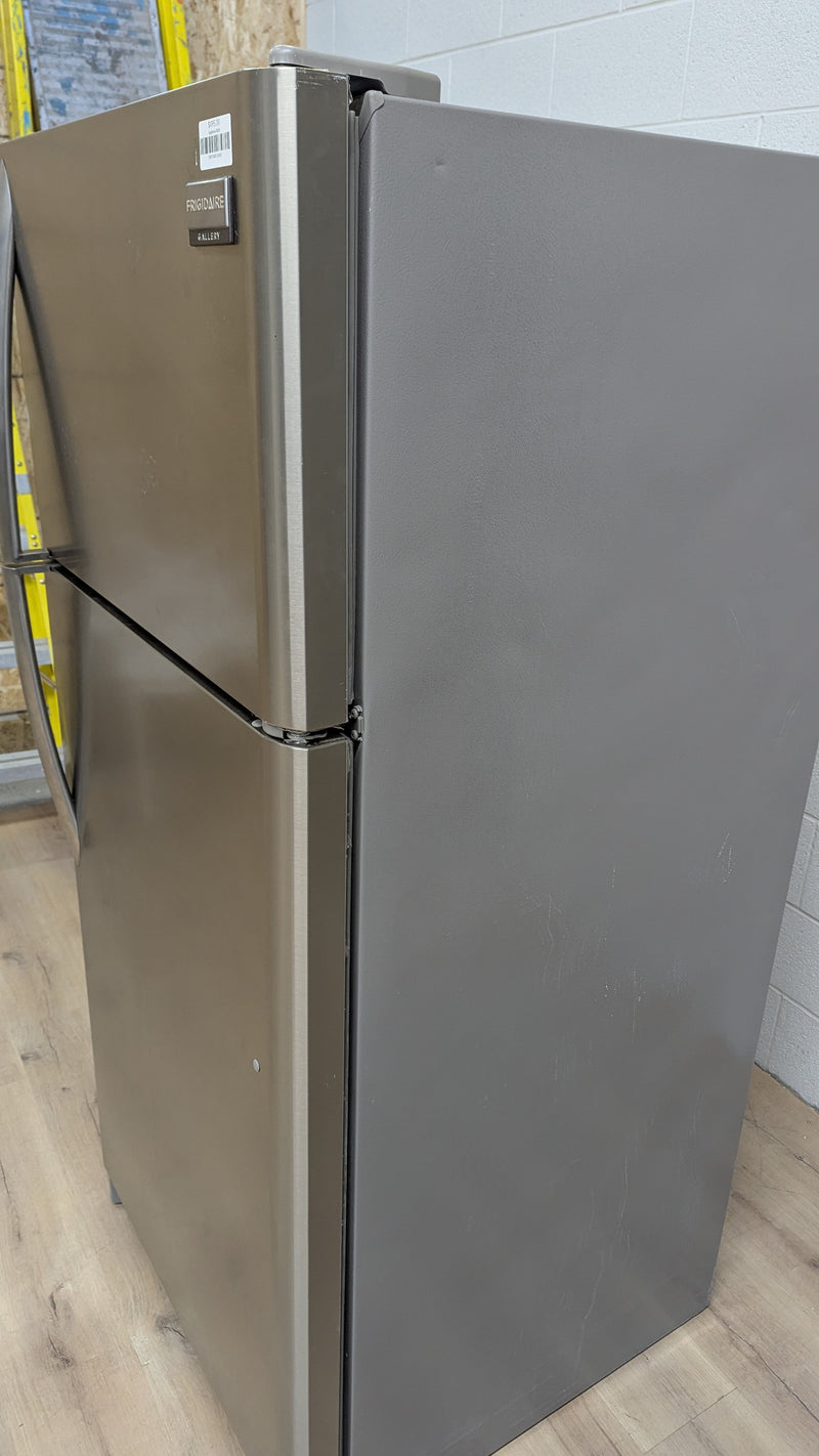 30"W Frigidaire Fridge