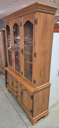 Roxton Maple 2 pc Dining Hutch