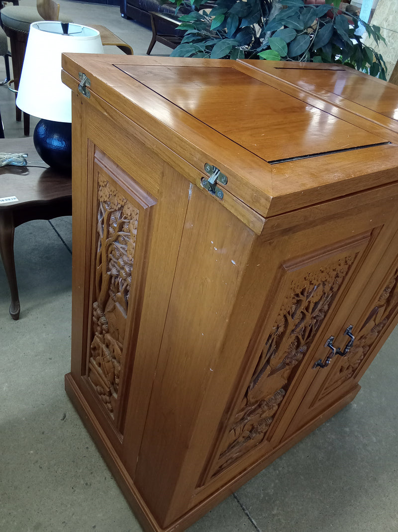 Beautiful Hand-Craved Wooden Wine Bar Cabinet