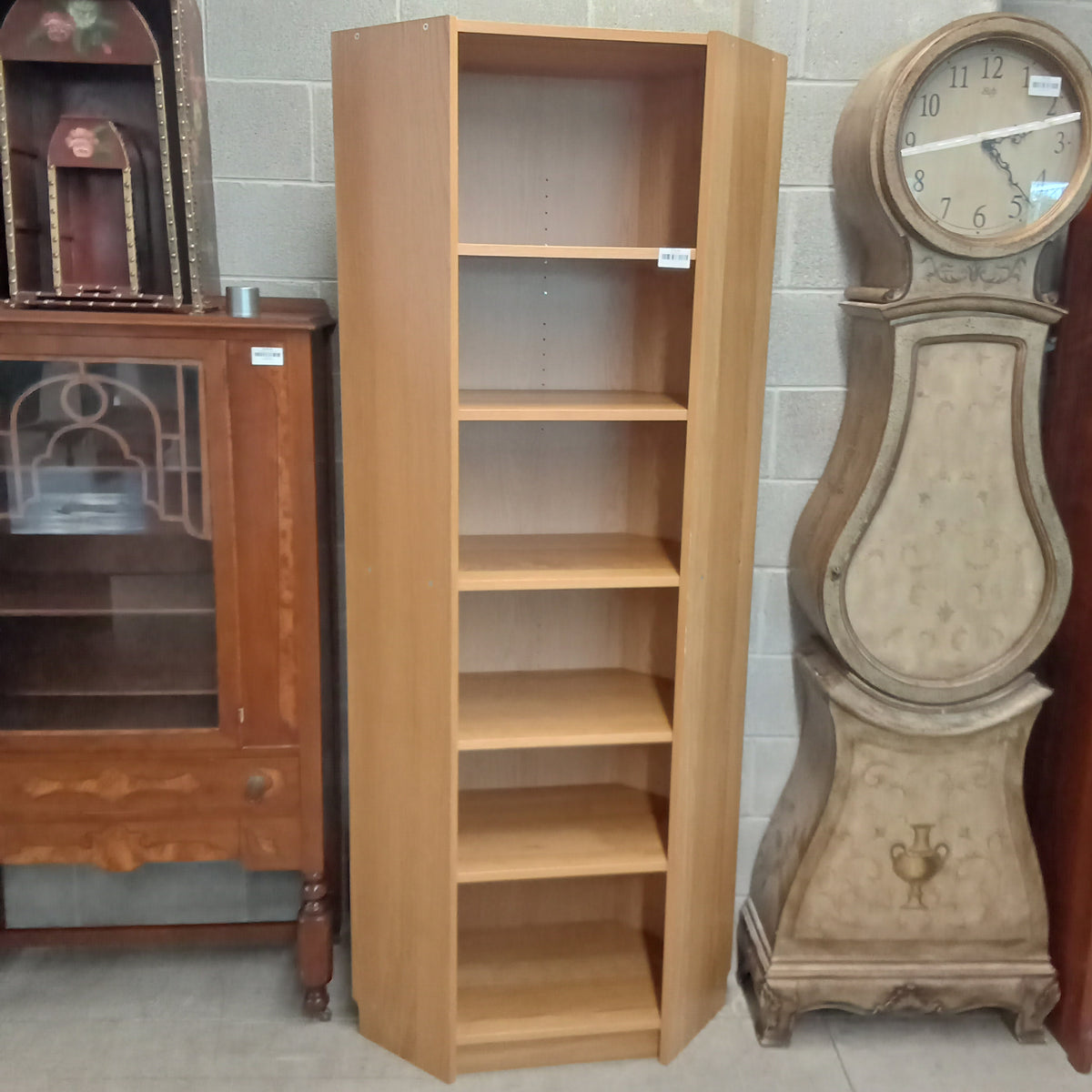 33"W Corner Bookcase