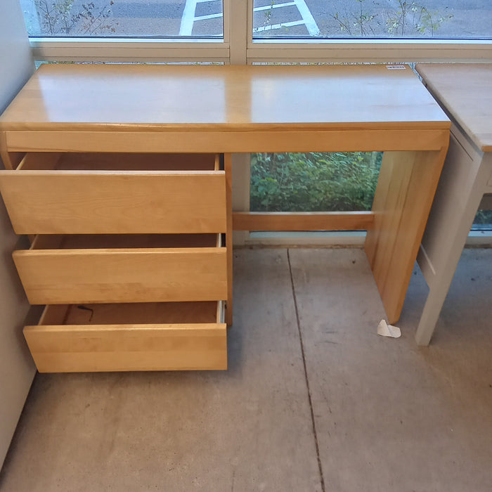 45.5"W Single Pedestal Desk