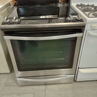 30"W Flat Top Electric Stove in Black