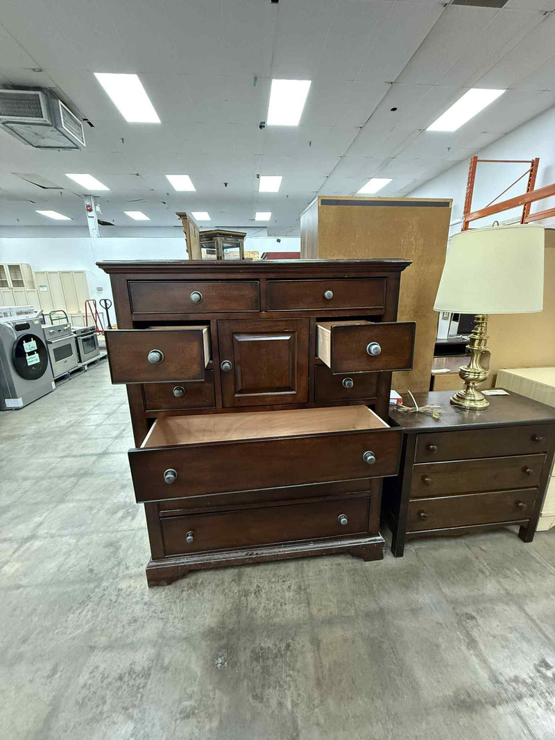 Mahogany Wooden Chest of Drawers