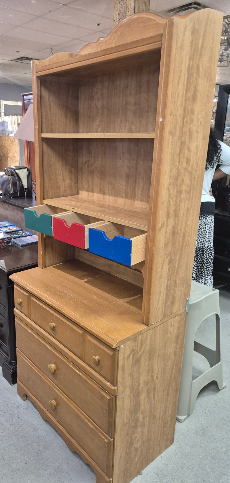 3-Drawer Dresser with Hutch