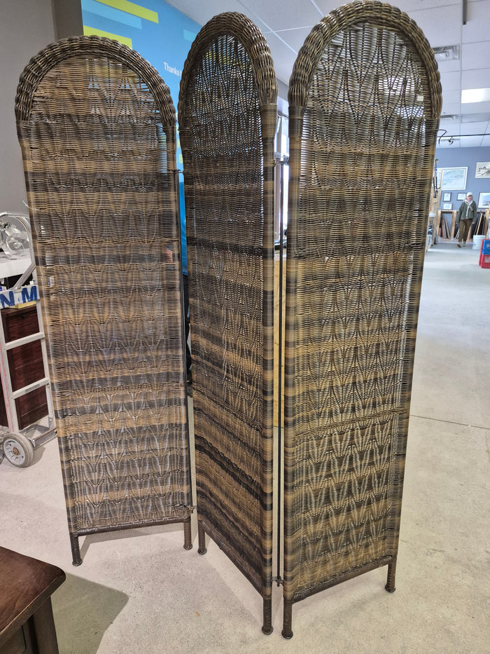Rattan-Look Privacy Screen