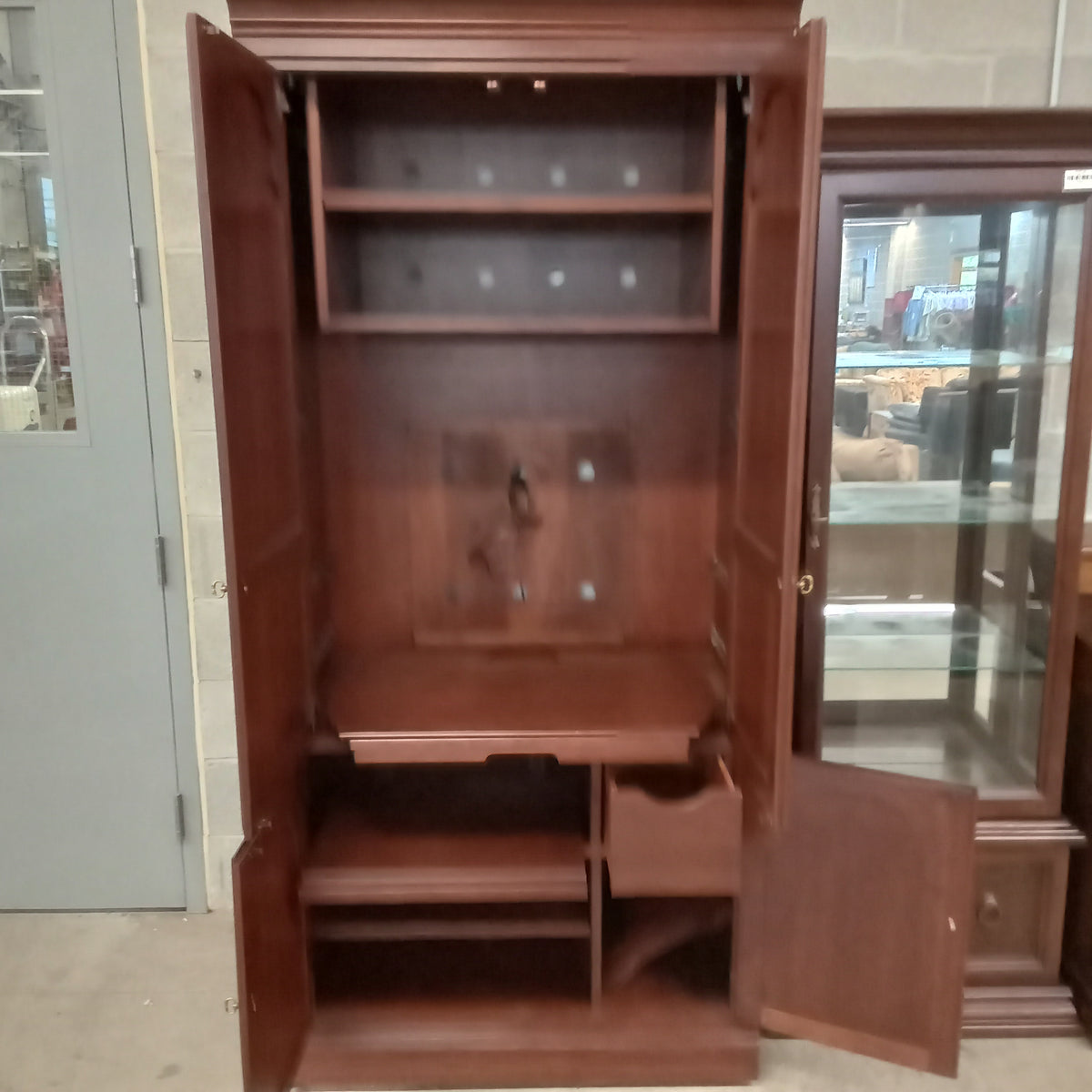 36"W Media Centre