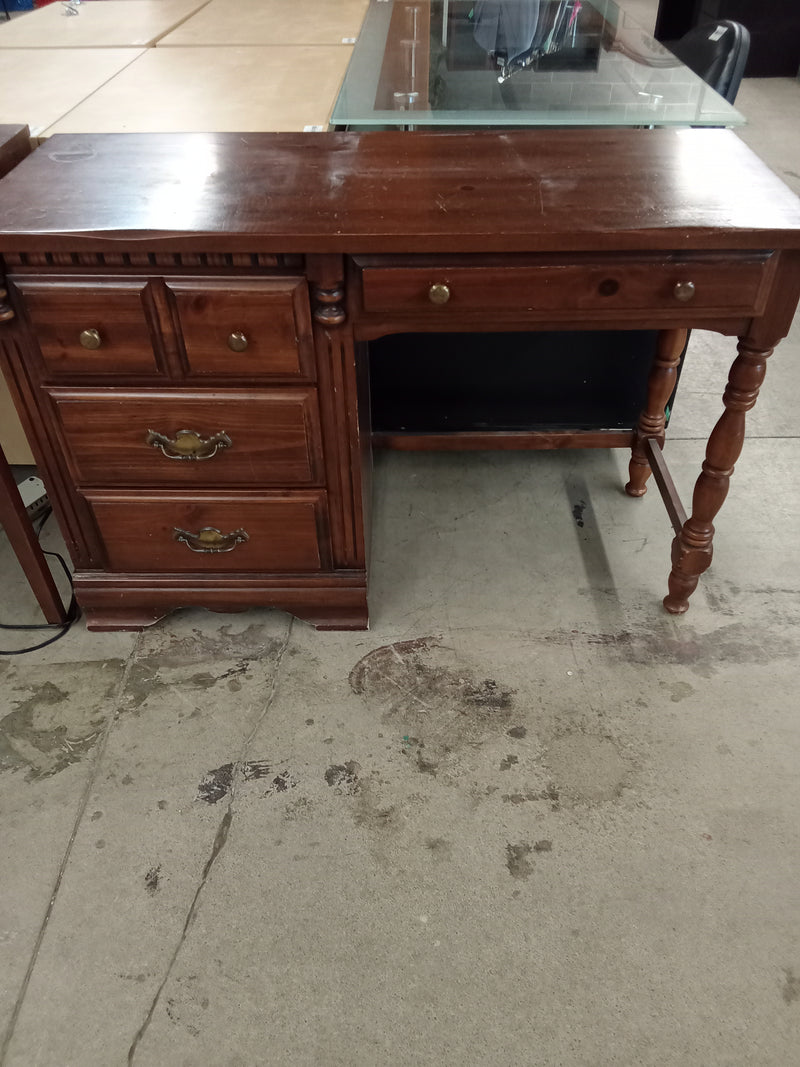 46"W Single Pedestal Desk