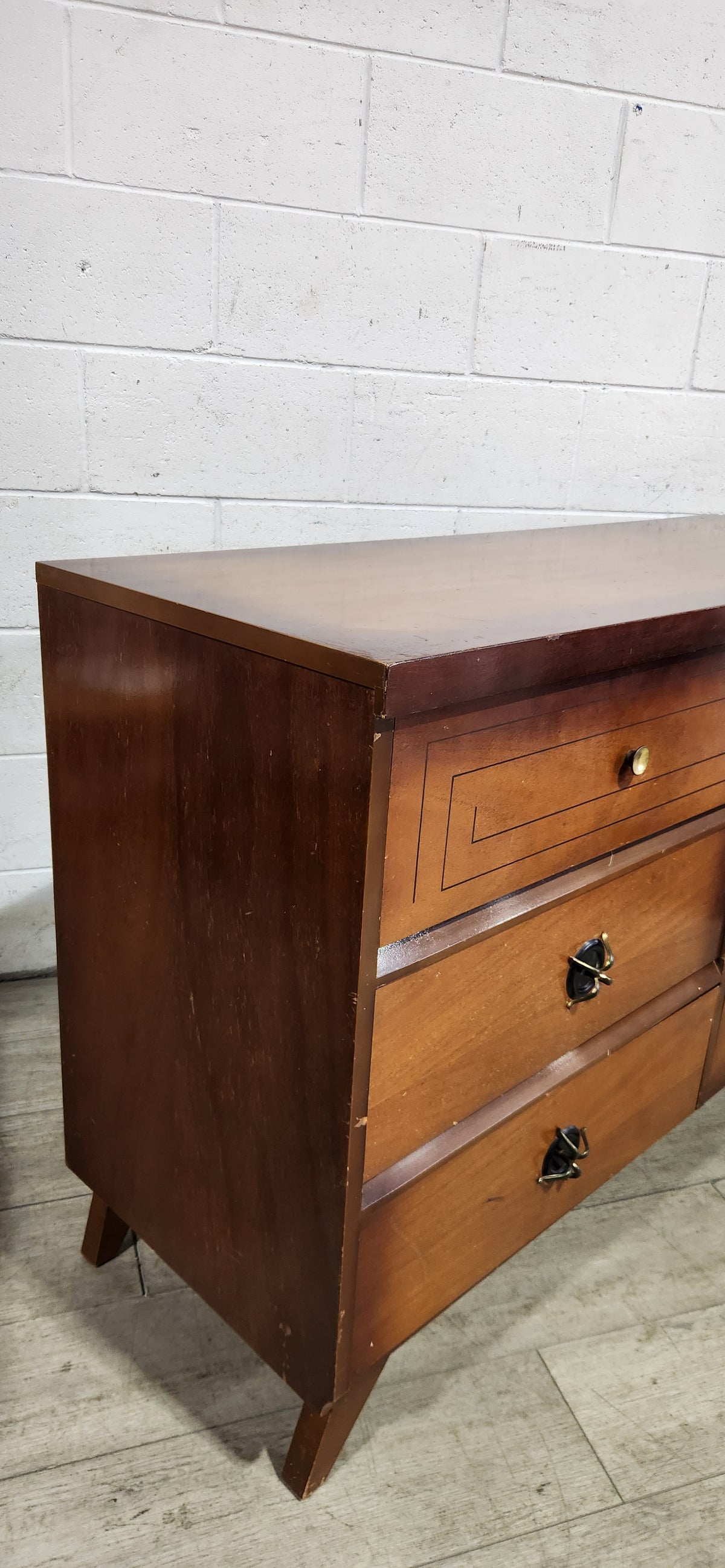 Viscool Vintage Dresser