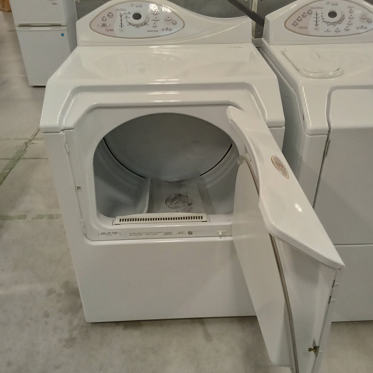 27"W White Front Load Electric Dryer
