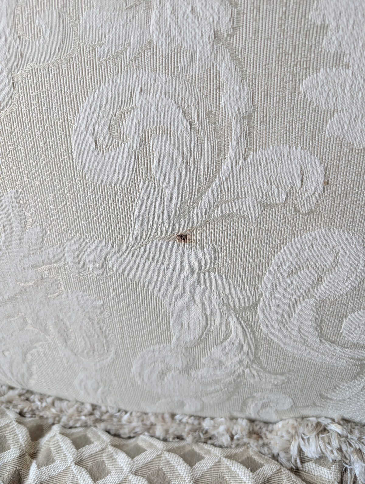 Classic Damask Rolled Arm Upholstered Loveseat Sofa W/Cushion