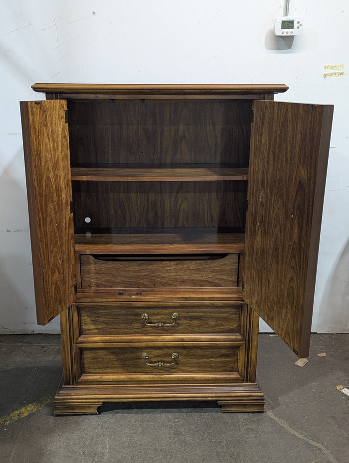 STANLEY Armoire In Neoclassical Style