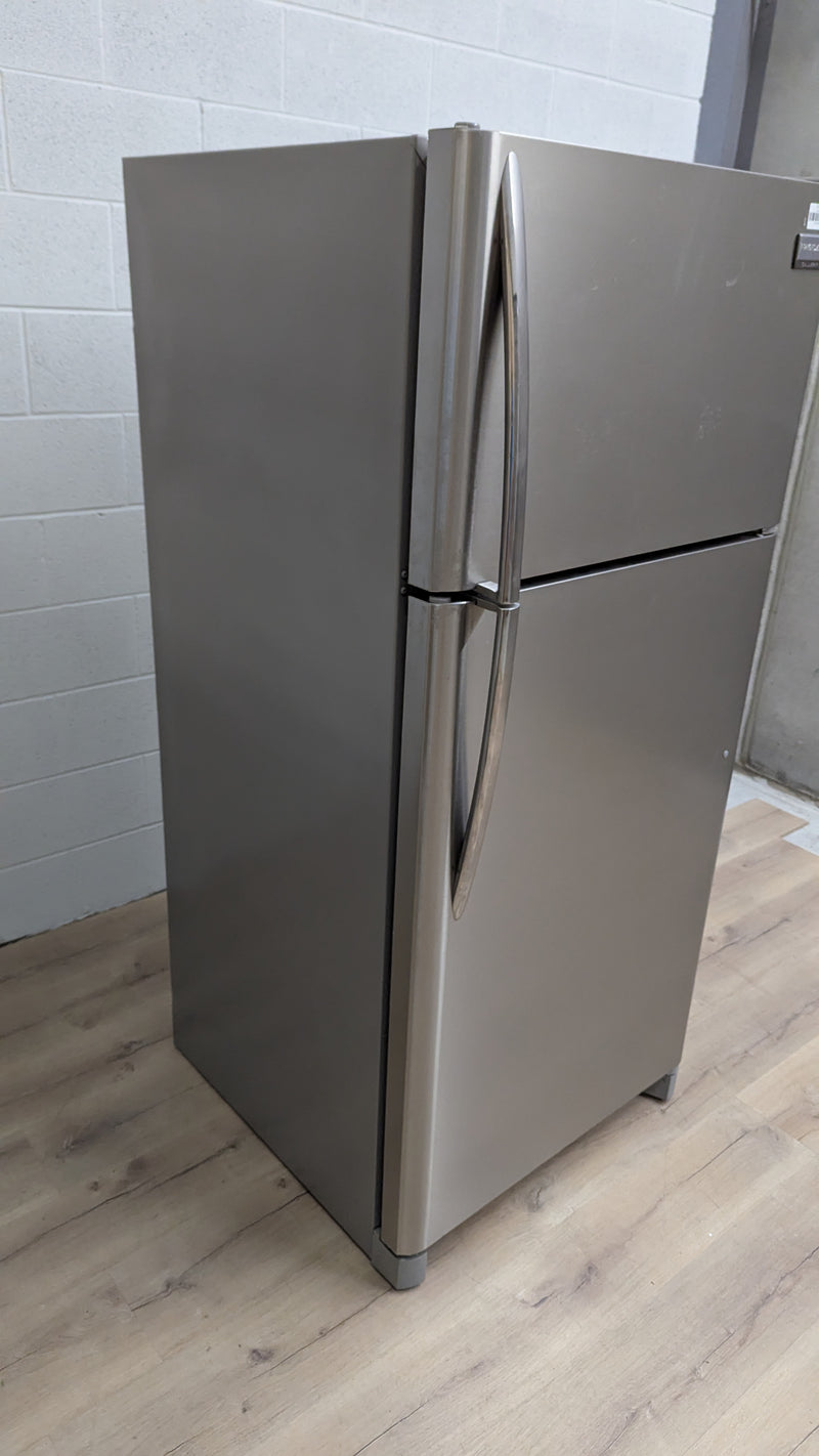 30"W Frigidaire Fridge
