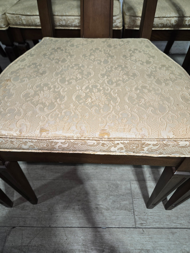 Malcolm Oval Dining Set