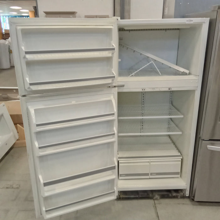 29"W Fridge Freezer in White