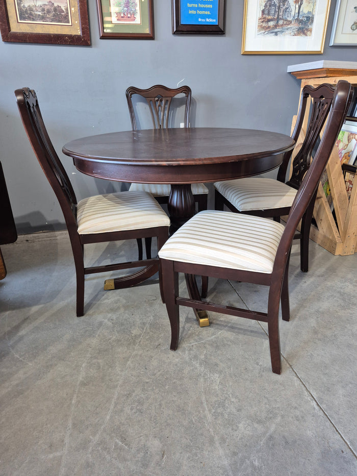 42"Round Dining Set with 4 Chairs