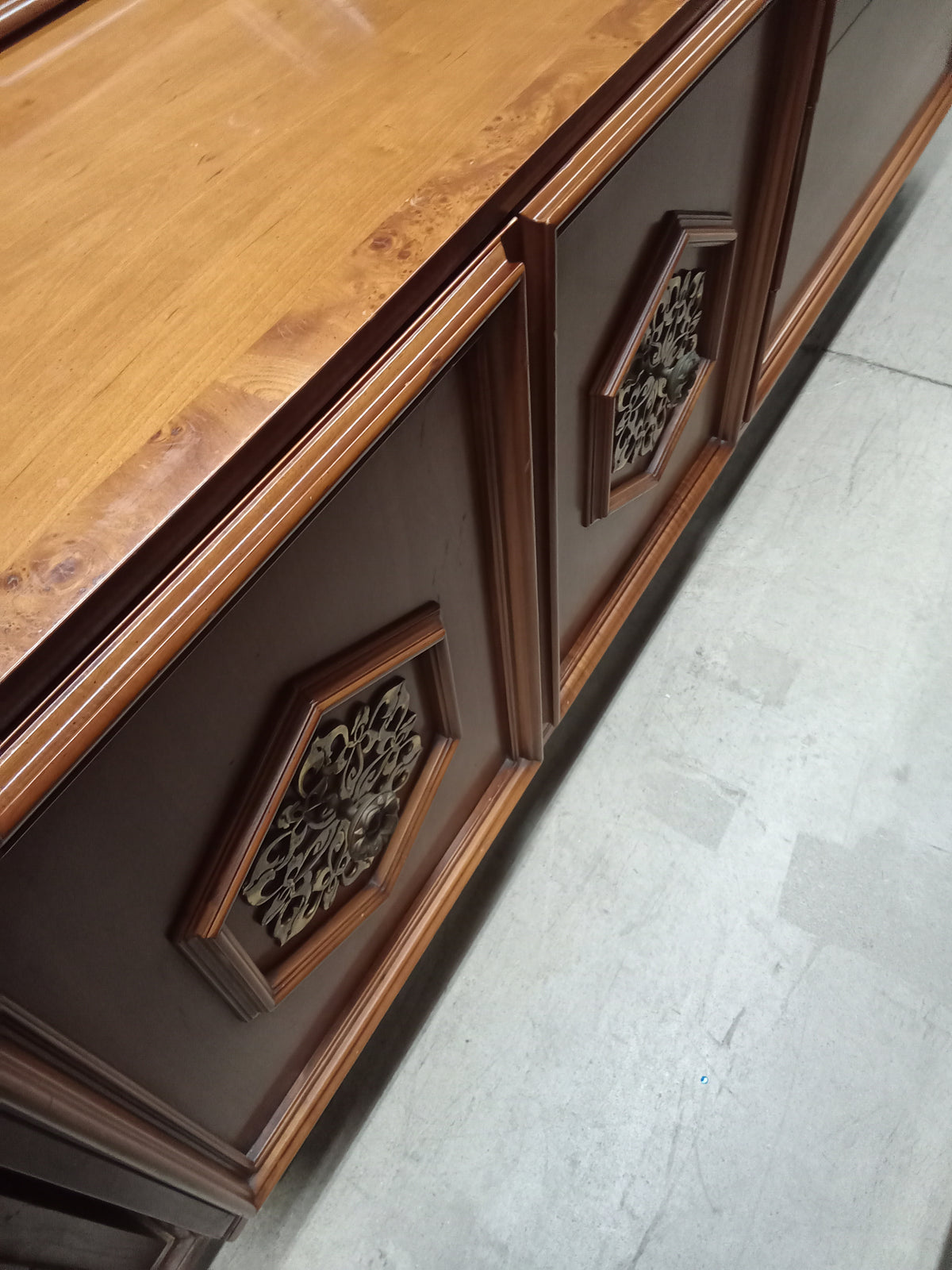 80"W Wooden 6-drawer Sresser with Mirror