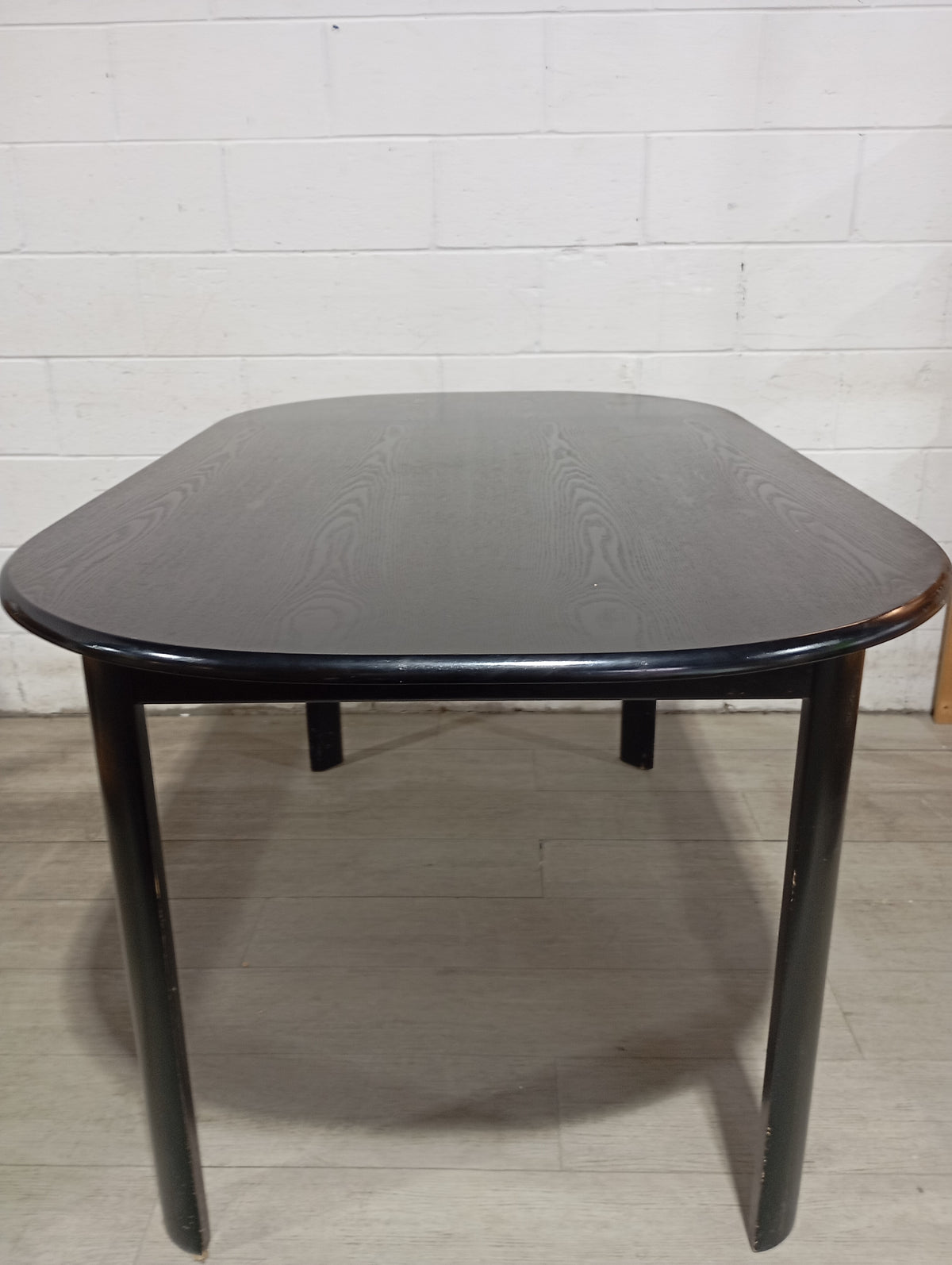 CERY BLACK TABLE