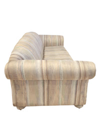 Nonnas Sofa