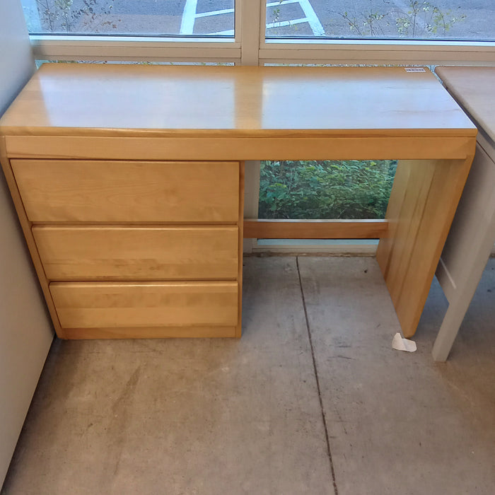 45.5"W Single Pedestal Desk