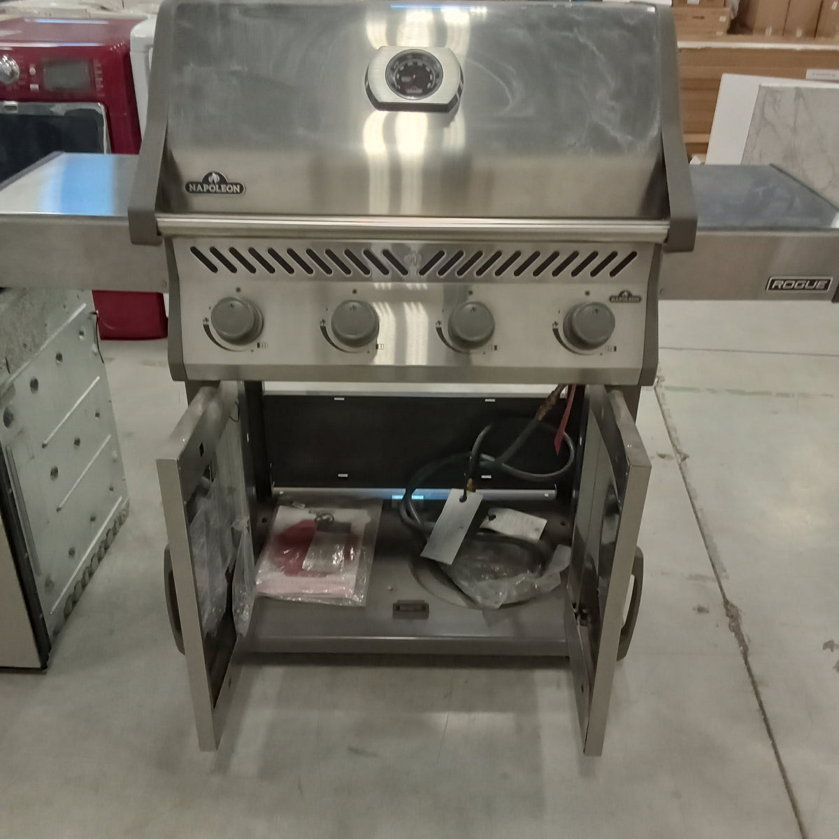 56"W 4-Burner Natural Gas BBQ in Stainless Steel