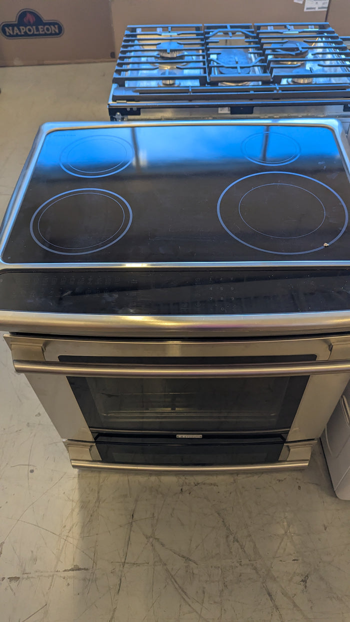 32"W Electrolux Induction Stove