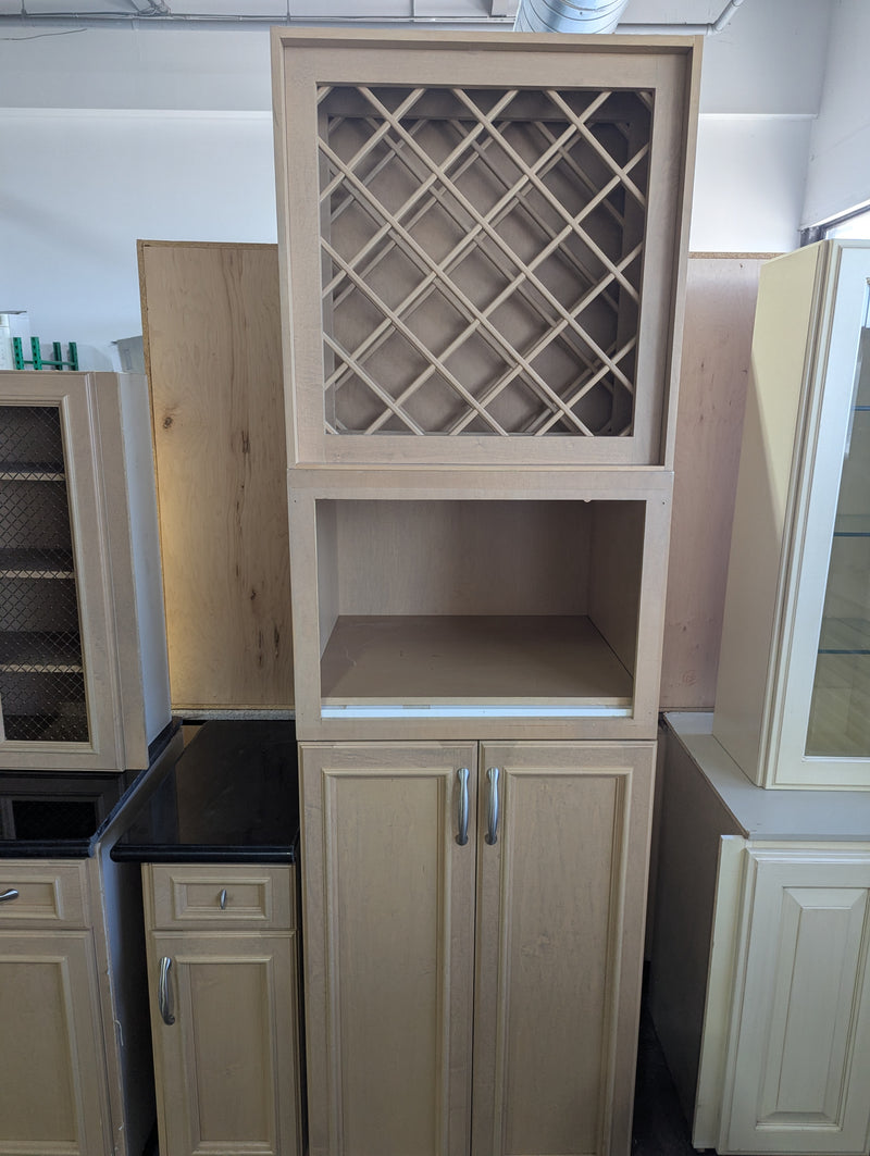 Traditional Kitchen Cabinets with Black Marble & Kitchen Island