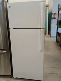 28"W Refrigerator In White