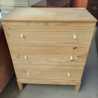 29.5"W 3-Drawer Dresser made in Pine