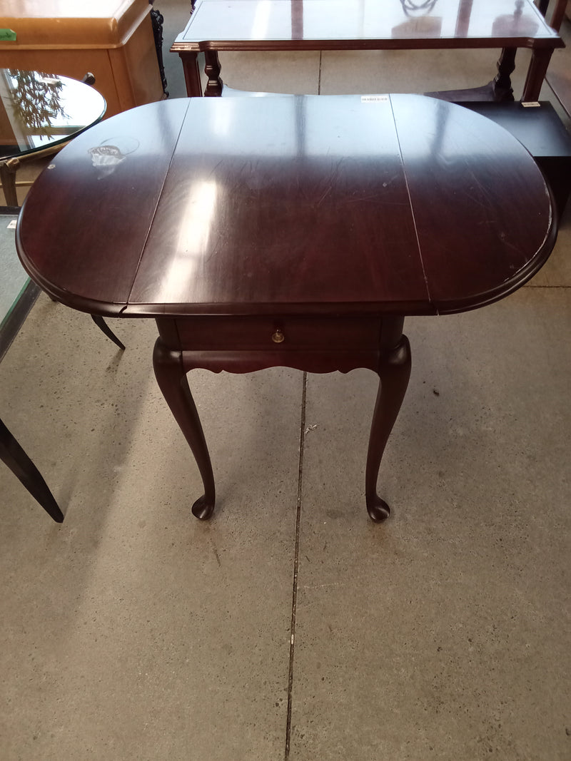 18.5"W Drop Leaf Side Table