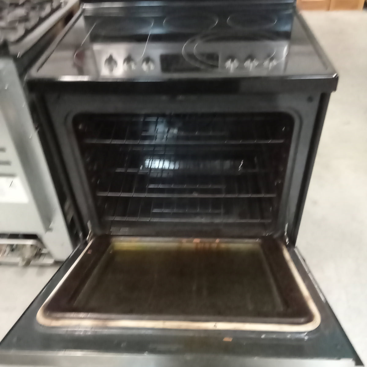 30"W Electric Stove with Flat Top