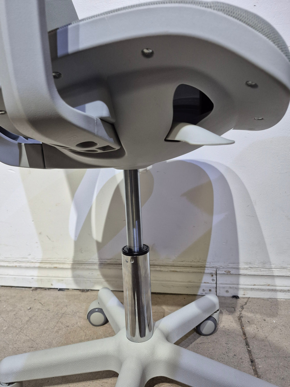 Vinsetto Office Chair -  Mesh Back -  Swivel Castors -