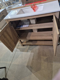 36 " W Single Sink Bath Vanity in White Oak with Top