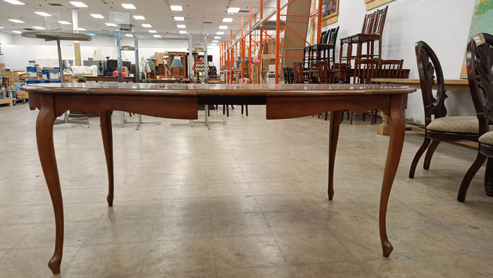 Traditional Design Wood Top Table
