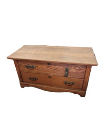 2-Drawer Traditional Oak Nightstand