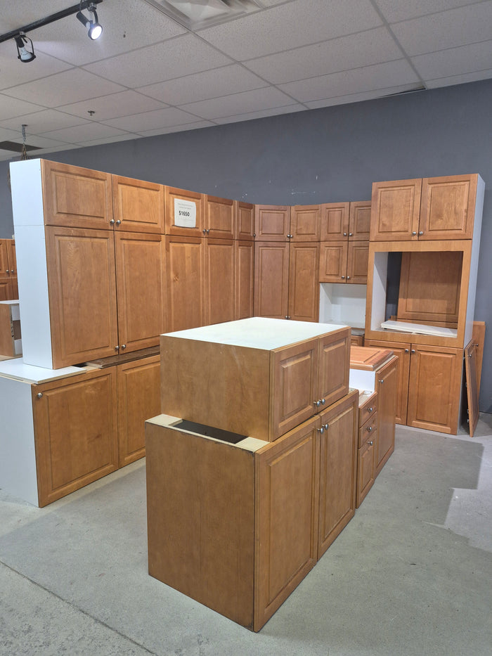 Maple Raised Panel Kitchen Set