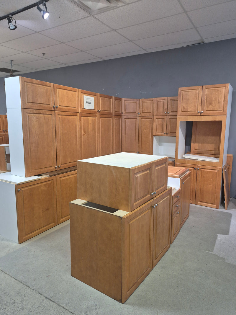 Maple Raised Panel Kitchen Set