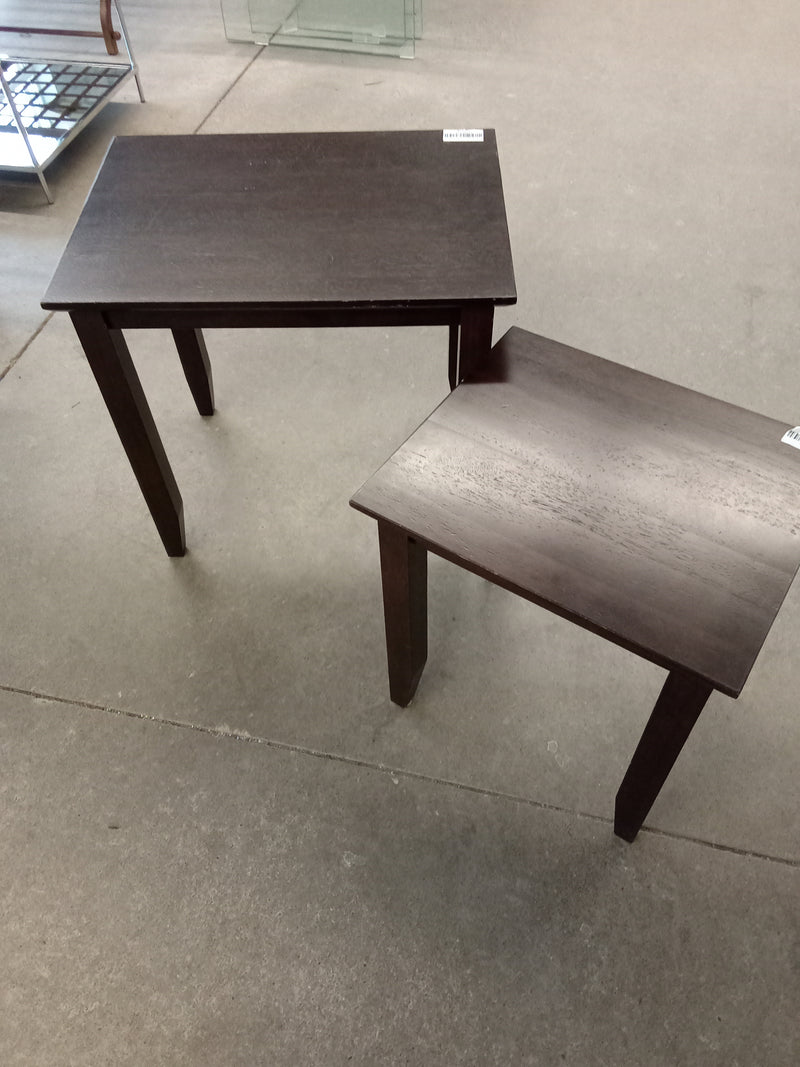 21.5"W Set of Two Nesting Tables in Wood