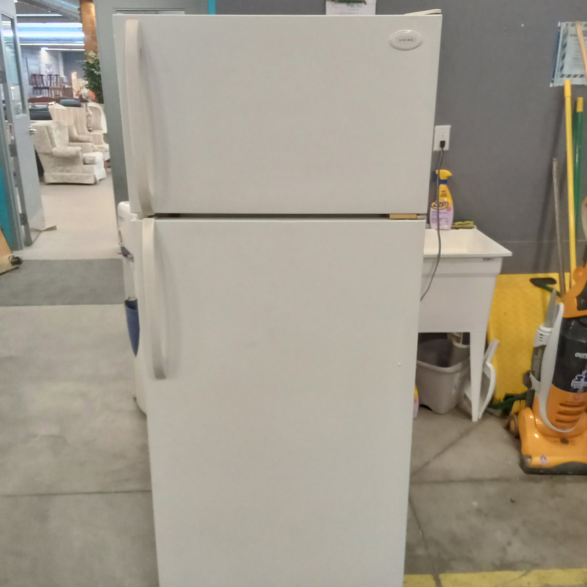 28"W White Fridge Freezer