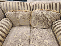 Classic Floral Patterned Loveseat