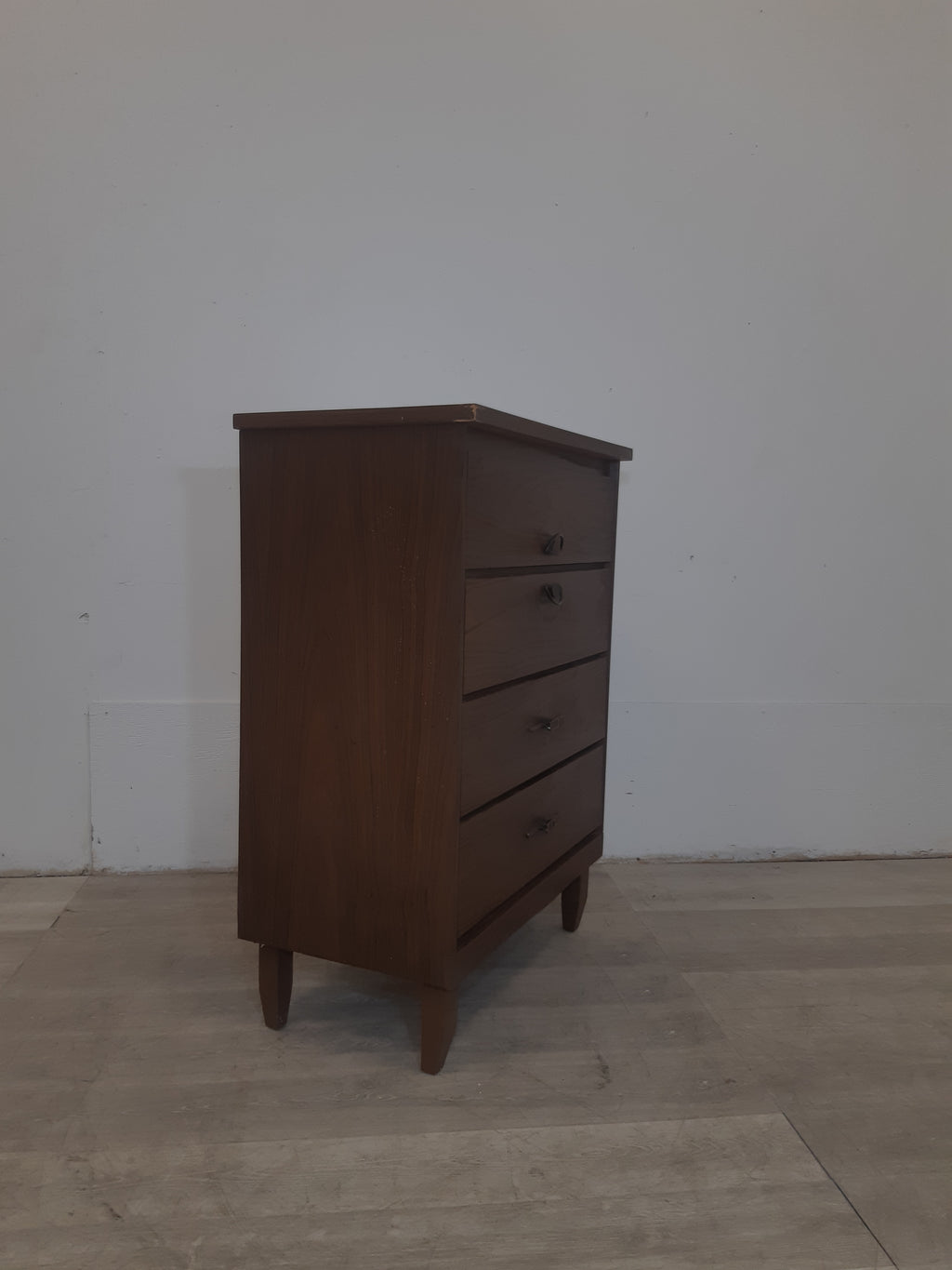 28" Vintage 4 Drawer Dresser