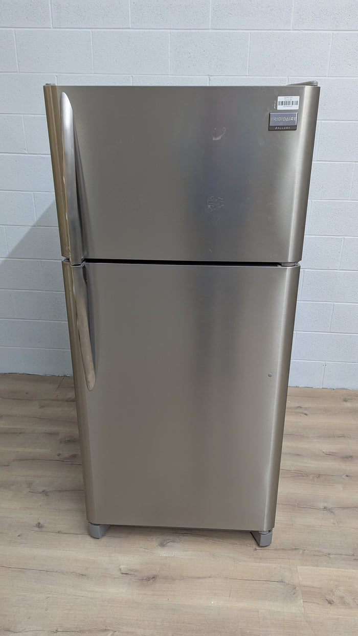 30"W Frigidaire Fridge