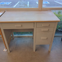 39"W Single Pedestal Desk