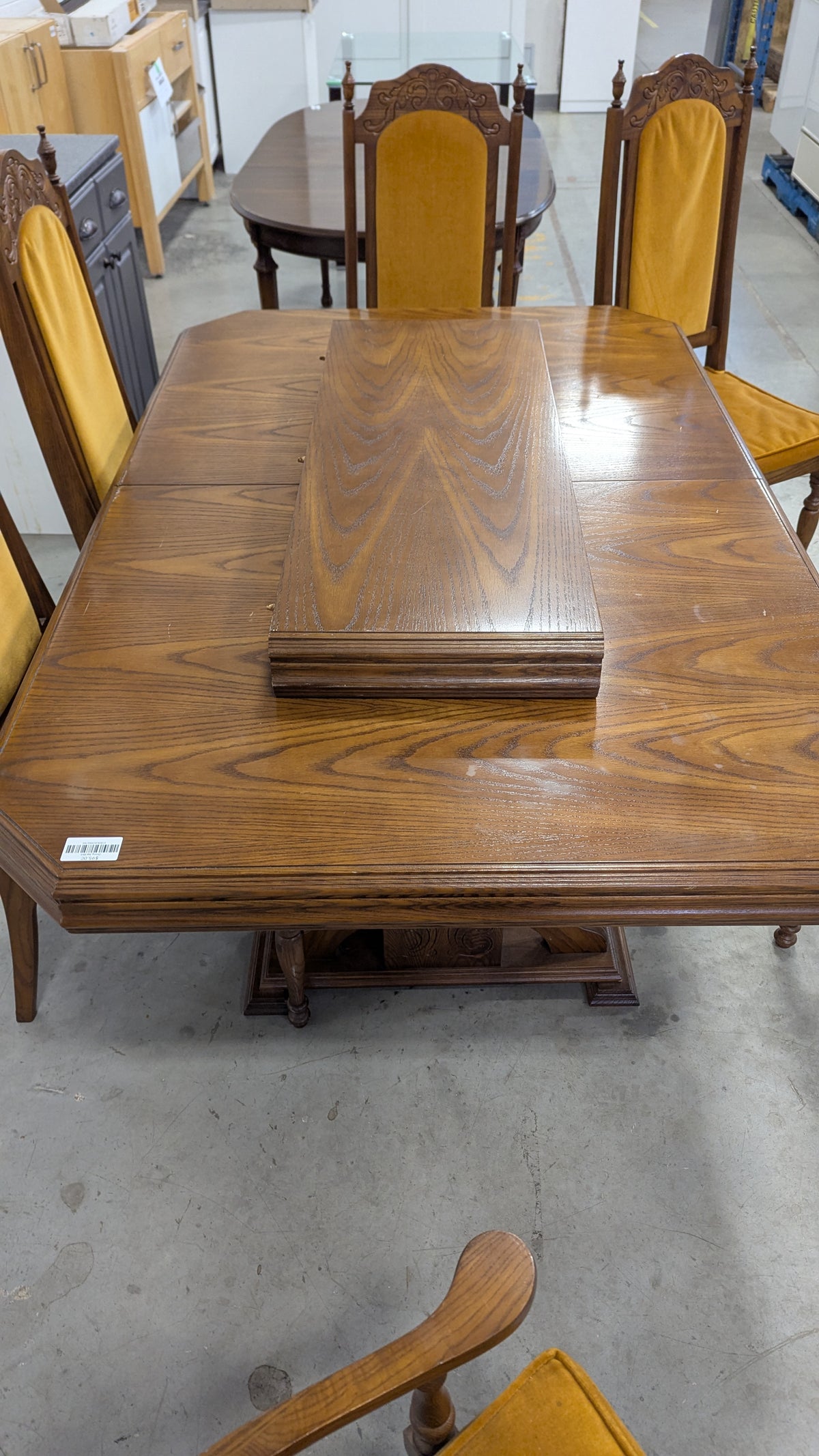 Early American Dining Set